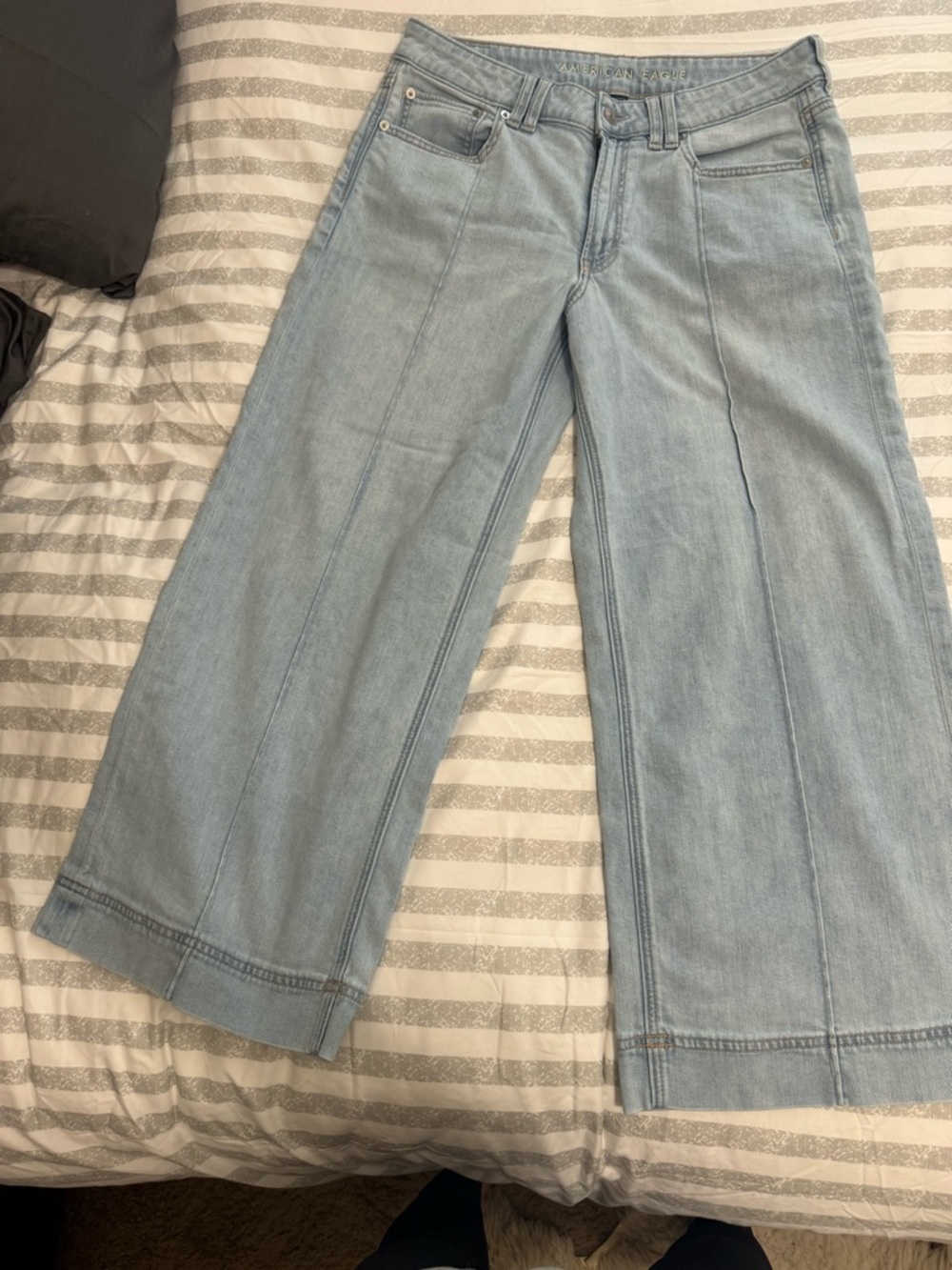 American Eagle Outfitters Light Blue Denim Jeans